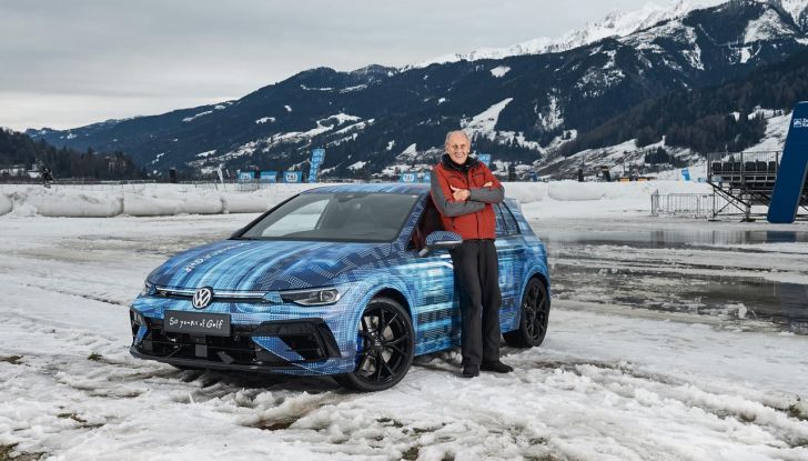 Volkswagen Golf R 2024: caratteristiche, design, abitacolo, versioni, motore e prestazioni - Foto 4 di 116