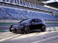 Volkswagen Golf R 2024: caratteristiche, design, abitacolo, versioni, motore e prestazioni