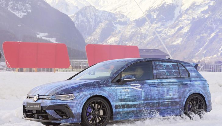 Volkswagen Golf R 2024: caratteristiche, design, abitacolo, versioni, motore e prestazioni - Foto 7 di 116