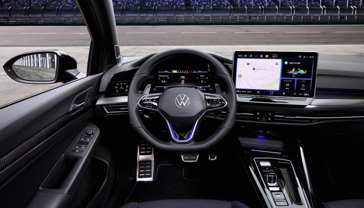Volkswagen Golf R 2024: caratteristiche, design, abitacolo, versioni, motore e prestazioni - Foto 52 di 116