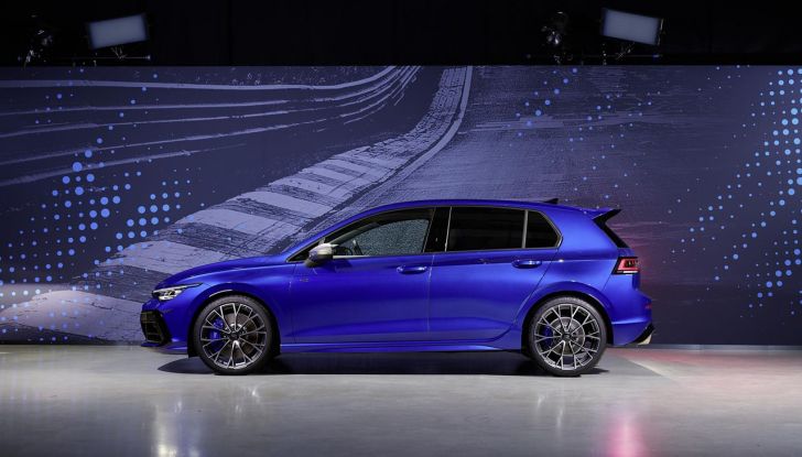 Volkswagen Golf R 2024: caratteristiche, design, abitacolo, versioni, motore e prestazioni - Foto 66 di 116
