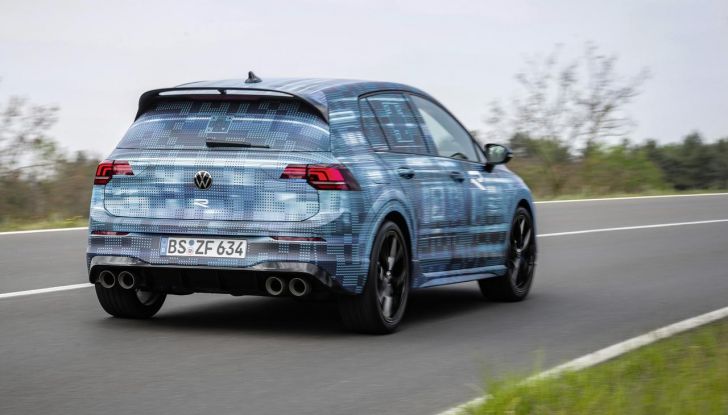 Volkswagen Golf R 2024: caratteristiche, design, abitacolo, versioni, motore e prestazioni - Foto 14 di 116