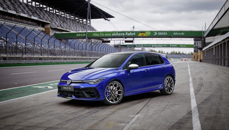 Volkswagen Golf R 2024: caratteristiche, design, abitacolo, versioni, motore e prestazioni - Foto 54 di 116