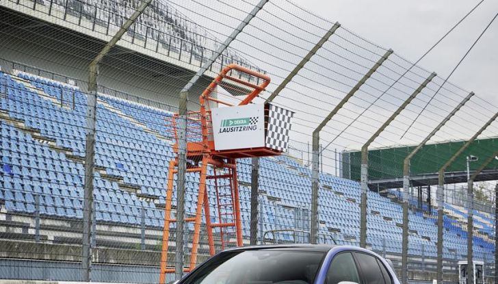 Volkswagen Golf R 2024: caratteristiche, design, abitacolo, versioni, motore e prestazioni - Foto 60 di 116