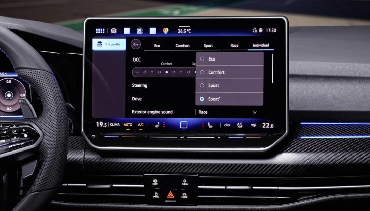 Volkswagen Golf R 2024: caratteristiche, design, abitacolo, versioni, motore e prestazioni - Foto 112 di 116