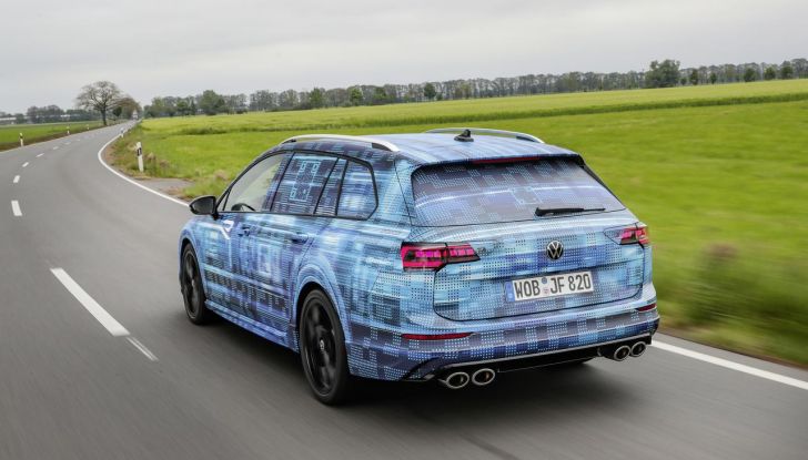 Volkswagen Golf R 2024: caratteristiche, design, abitacolo, versioni, motore e prestazioni - Foto 25 di 116