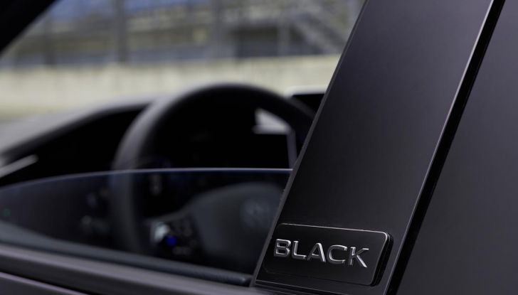 Volkswagen Golf R 2024: caratteristiche, design, abitacolo, versioni, motore e prestazioni - Foto 48 di 116