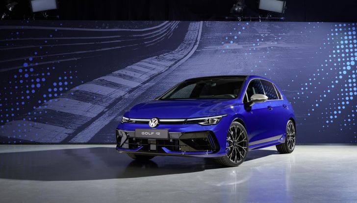 Volkswagen Golf R 2024: caratteristiche, design, abitacolo, versioni, motore e prestazioni - Foto 65 di 116