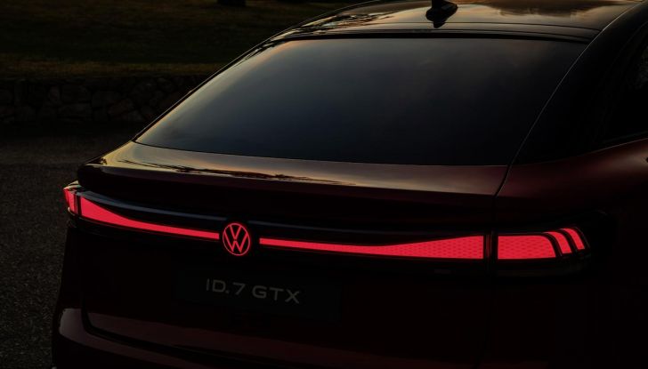 Volkswagen ID.7 GTX: caratteristiche, design, abitacolo, motori, prestazioni e disponibilità - Foto 6 di 10