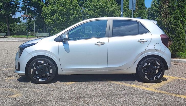 Kia Picanto 2024: prova su strada, consumi e prezzi della city car sudcoreana - Foto 3 di 20