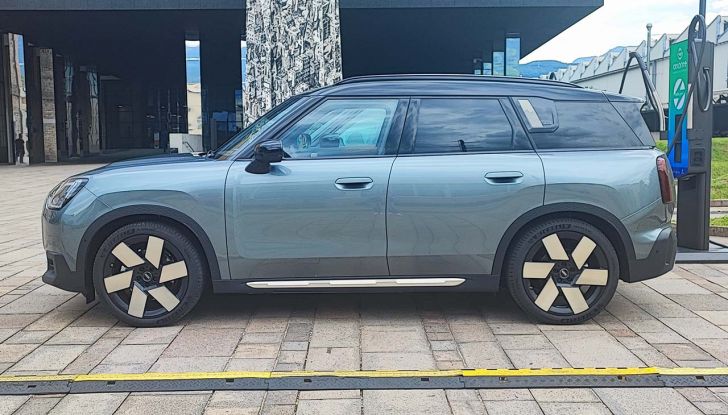 Mini Countryman E e SE ALL4 2024: prova su strada del SUV nelle versioni elettriche - Foto 15 di 26