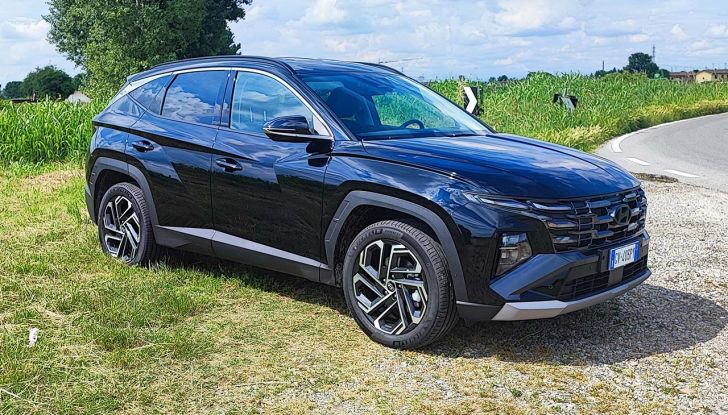 Hyundai Tucson 2024: prova su strada del SUV C in versione Full-Hybrid - Foto 1 di 35