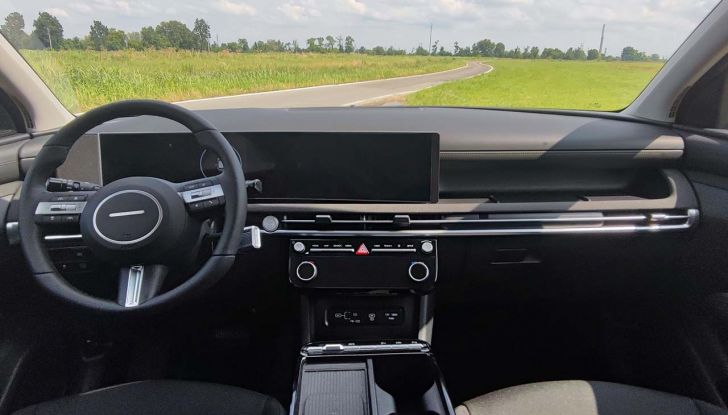 Hyundai Tucson 2024: prova su strada del SUV C in versione Full-Hybrid - Foto 9 di 35