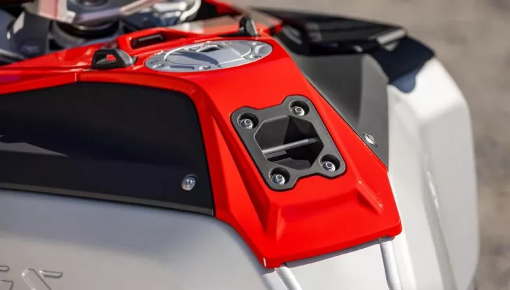 BMW R 1300 GS Adventure: una moto, due anime - Foto 13 di 17