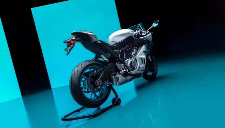 CFMOTO 675 SR-R: la nuova sportiva cinese - Foto 6 di 6