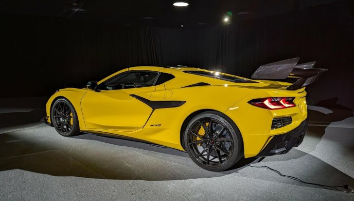 Chevrolet Corvette ZR1 2025: caratteristiche, design, abitacolo, motore, prestazioni e versioni - Foto 29 di 99