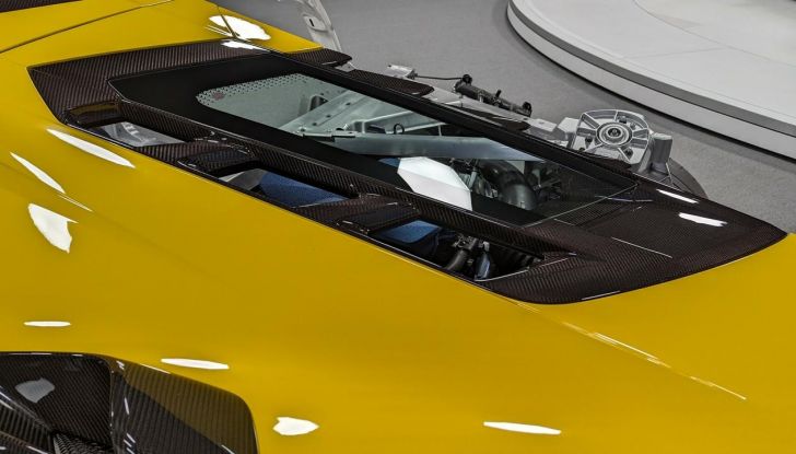 Chevrolet Corvette ZR1 2025: caratteristiche, design, abitacolo, motore, prestazioni e versioni - Foto 85 di 99