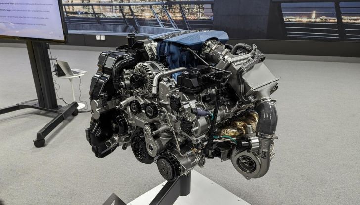 Chevrolet Corvette ZR1 2025: caratteristiche, design, abitacolo, motore, prestazioni e versioni - Foto 88 di 99