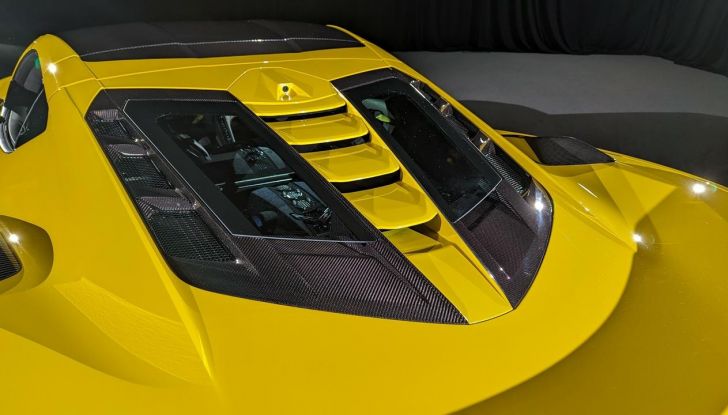 Chevrolet Corvette ZR1 2025: caratteristiche, design, abitacolo, motore, prestazioni e versioni - Foto 44 di 99