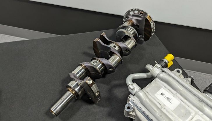 Chevrolet Corvette ZR1 2025: caratteristiche, design, abitacolo, motore, prestazioni e versioni - Foto 92 di 99