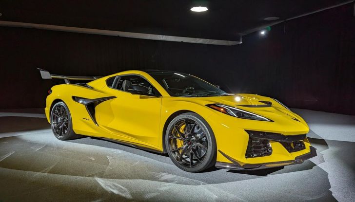 Chevrolet Corvette ZR1 2025: caratteristiche, design, abitacolo, motore, prestazioni e versioni - Foto 35 di 99
