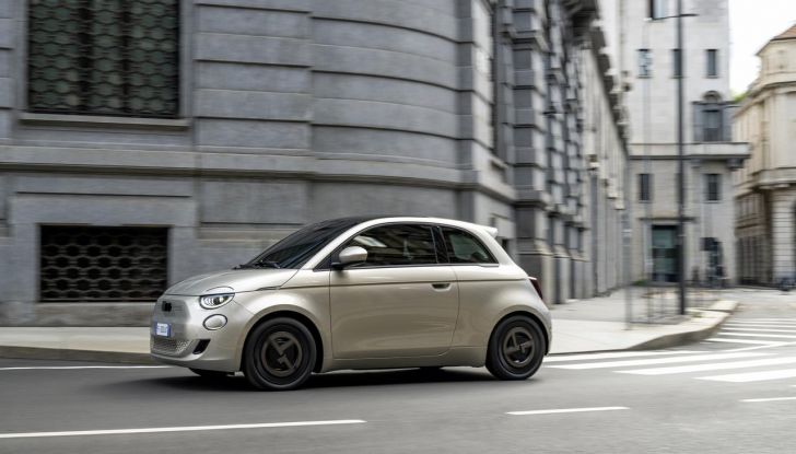 Fiat 500e Giorgio Armani: caratteristiche, design, abitacolo, motore e autonomia - Foto 7 di 25
