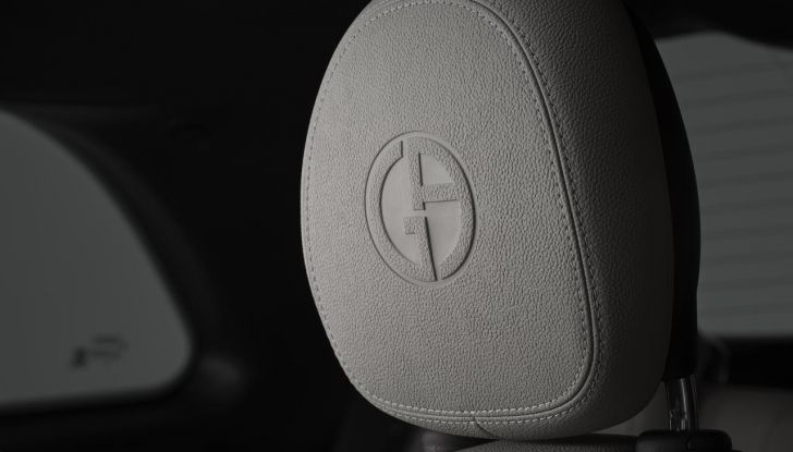 Fiat 500e Giorgio Armani: caratteristiche, design, abitacolo, motore e autonomia - Foto 22 di 25