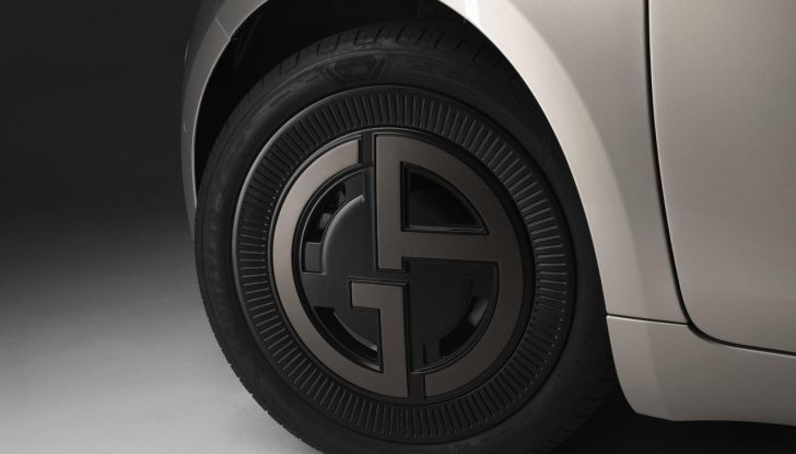 Fiat 500e Giorgio Armani: caratteristiche, design, abitacolo, motore e autonomia - Foto 21 di 25