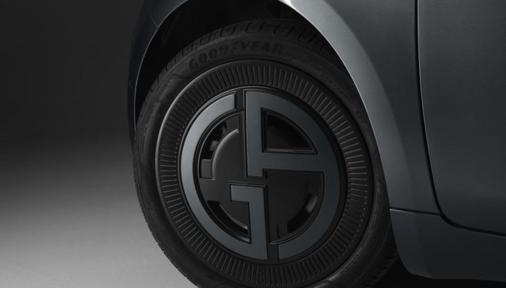 Fiat 500e Giorgio Armani: caratteristiche, design, abitacolo, motore e autonomia - Foto 14 di 25