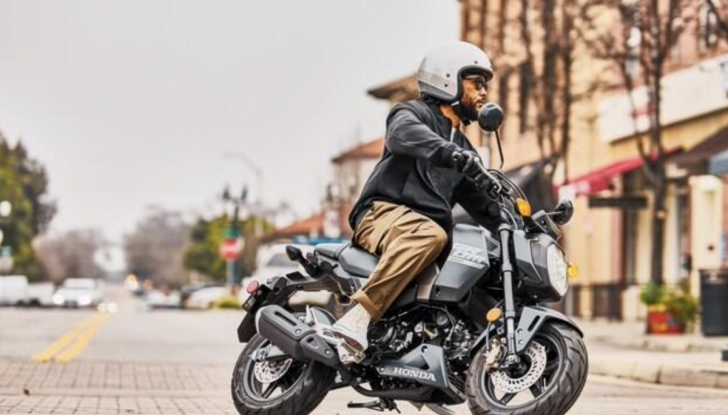 Honda MSX 125 Grom 2025: la streetfighter tascabile si rinnova - Foto 17 di 21