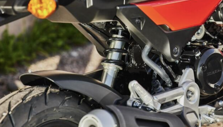 Honda MSX 125 Grom 2025: la streetfighter tascabile si rinnova - Foto 6 di 21