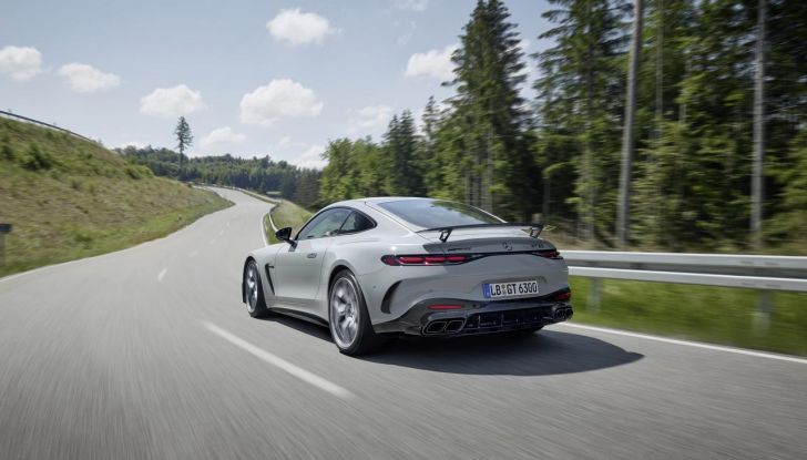 Mercedes-AMG GT 63 Pro: caratteristiche, design, motore e prestazioni - Foto 3 di 37