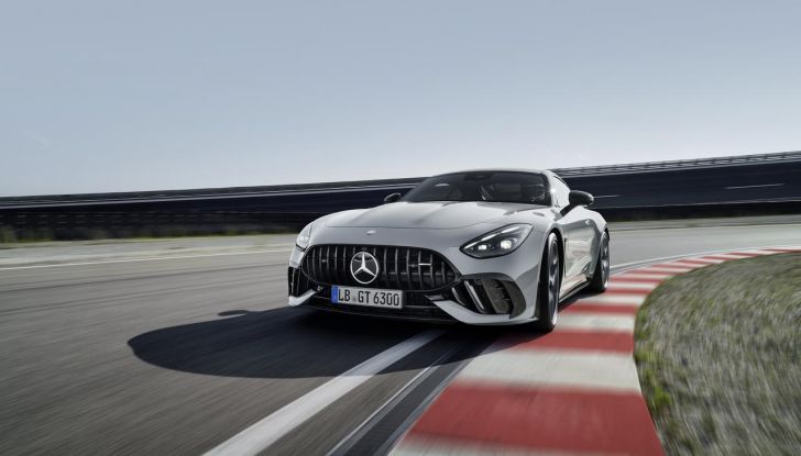 Mercedes-AMG GT 63 Pro: caratteristiche, design, motore e prestazioni - Foto 16 di 37