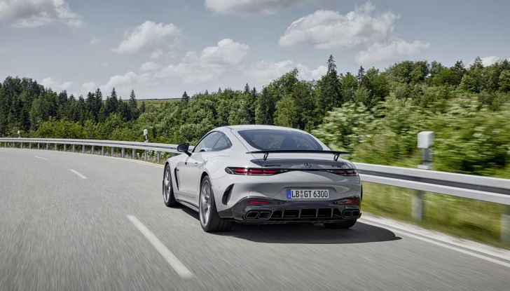 Mercedes-AMG GT 63 Pro: caratteristiche, design, motore e prestazioni - Foto 13 di 37