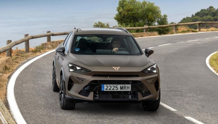 Nuova Cupra Formentor: debuttano due nuove motorizzazioni - Foto 19 di 49