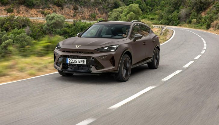 Nuova Cupra Formentor: debuttano due nuove motorizzazioni - Foto 14 di 49