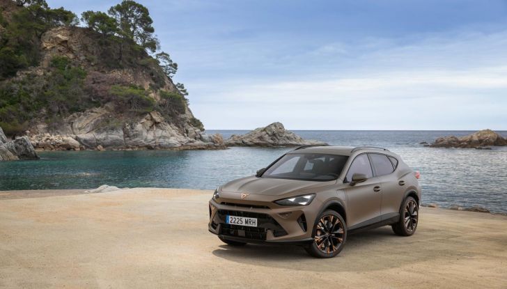 Nuova Cupra Formentor: debuttano due nuove motorizzazioni - Foto 6 di 49