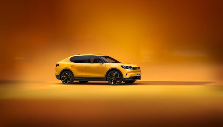 Nuova Ford Capri: caratteristiche, design, abitacolo, motori, versioni e autonomia - Foto 39 di 45