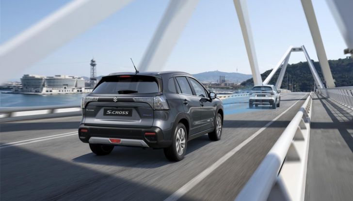 Nuova Suzuki S-Cross Hybrid: caratteristiche, dotazioni, motori, allestimenti e prezzi - Foto 4 di 23