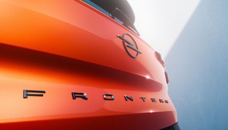 Nuovo Opel Frontera 2025: il SUV compatto che punta su spazio, praticità e prezzo accessibile - Foto 6 di 10