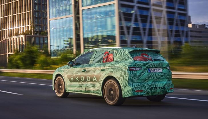 Skoda Elroq: nuove informazioni sul C-SUV 100% elettrico - Foto 15 di 18