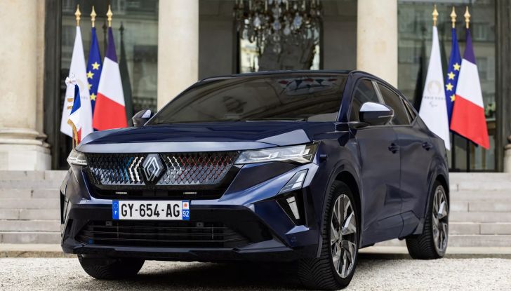 Renault Rafale: l’auto ufficiale della Presidenza della Repubblica francese - Foto 6 di 8