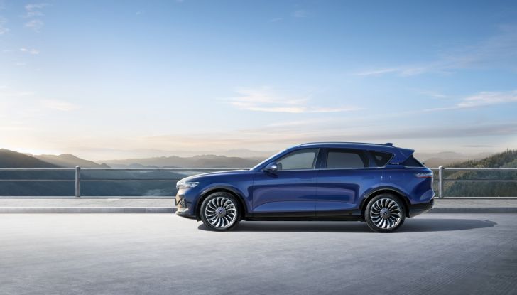 Voyah Free: debutto italiano per il nuovo SUV elettrico da 489 CV - Foto 2 di 15