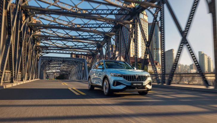 Voyah Free: debutto italiano per il nuovo SUV elettrico da 489 CV - Foto 12 di 15