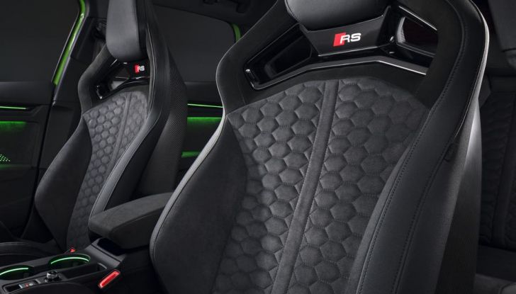 Audi RS 3 2025: caratteristiche, design, abitacolo, motore e prestazioni - Foto 17 di 18