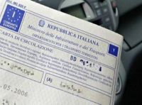 Bollo auto 2026: pagamento annuale in base alla residenza e obbligo anche in caso di fermo amministrativo