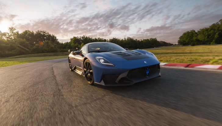 Maserati GT2 Stradale: caratteristiche, design, abitacolo, motore e prestazioni - Foto 37 di 51