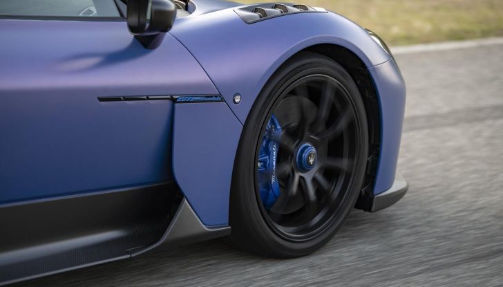 Maserati GT2 Stradale: caratteristiche, design, abitacolo, motore e prestazioni - Foto 23 di 51