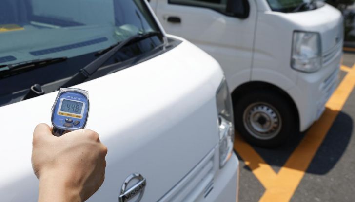 Nissan testa la vernice refrigerante sulle sue auto - Foto 54 di 60