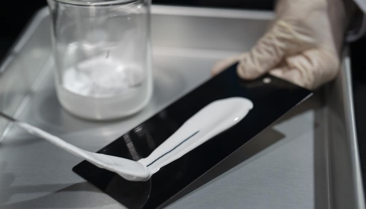 Nissan testa la vernice refrigerante sulle sue auto - Foto 14 di 60